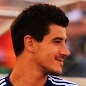 Yuri Berchiche’s Girlfriend: Who is Yuri Berchiche Dating?