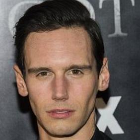 Cory Michael Smith’s Girlfriend: Who is Cory Michael Smith Dating?