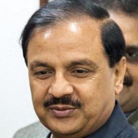 Mahesh Sharma’s Girlfriend: Who is Mahesh Sharma Dating?