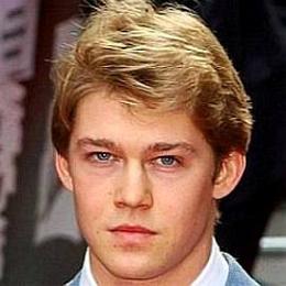 Joe Alwyn, Taylor Swift's Boyfriend