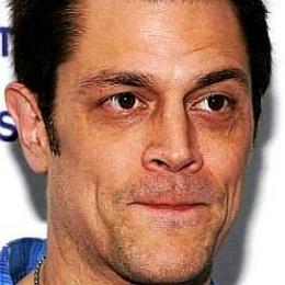 Johnny Knoxville, Naomi Nelson's Husband