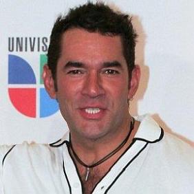 Eduardo Santamarina, Mayrin Villanueva's Husband